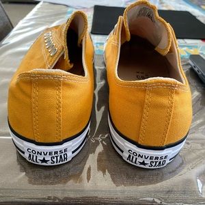 Mustard converse